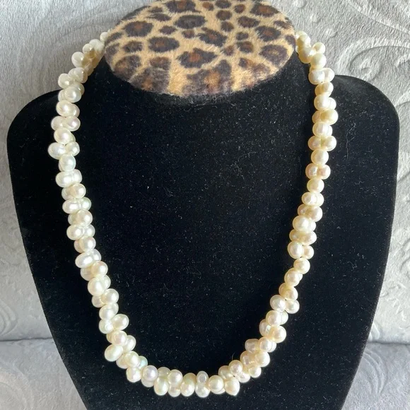 Authentic vintage pearl necklace💖💖